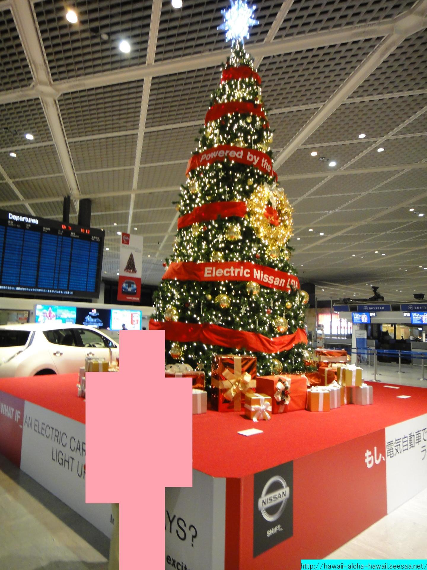 成田国際空港でのクリスマスツリー 12年12月 ハワイ旅行記